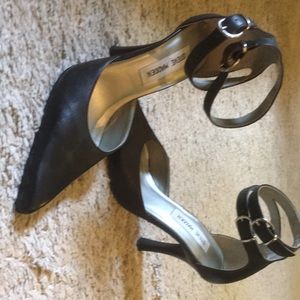 5.5B black Steve Madden statement heels
